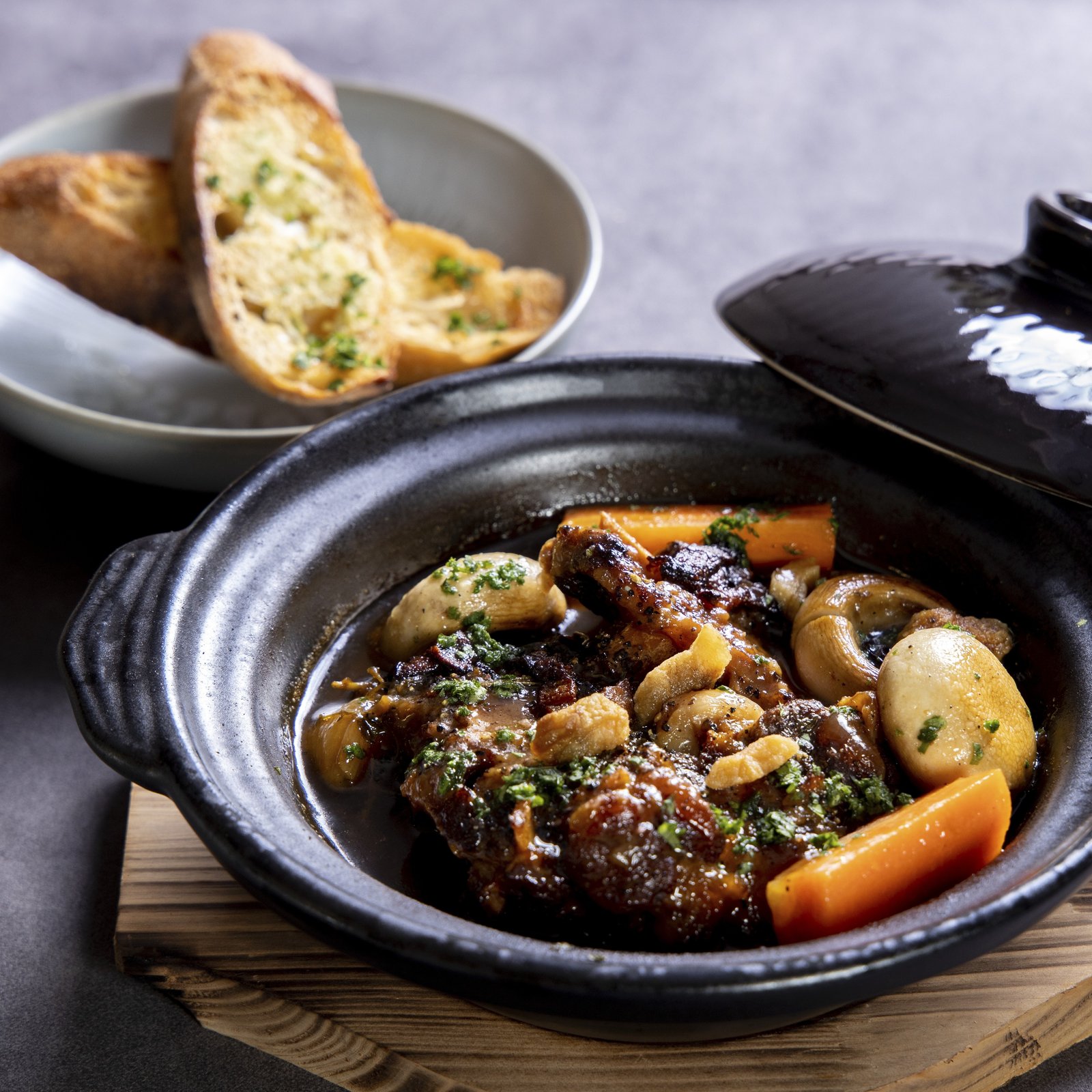 Coq au vin, in a donabe.