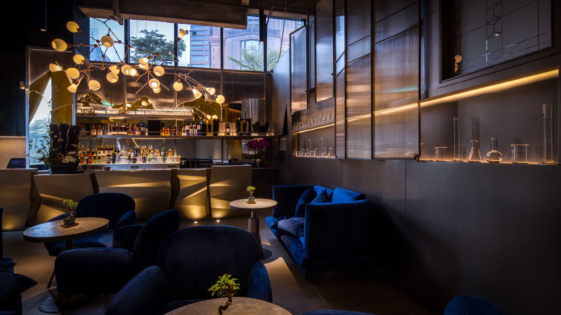 The Shin Lounge at Shin'Labo — the salon and caviar-bar architecture.